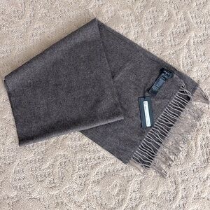 NWT Alpha Studio Wool blend Scarf
Brown
